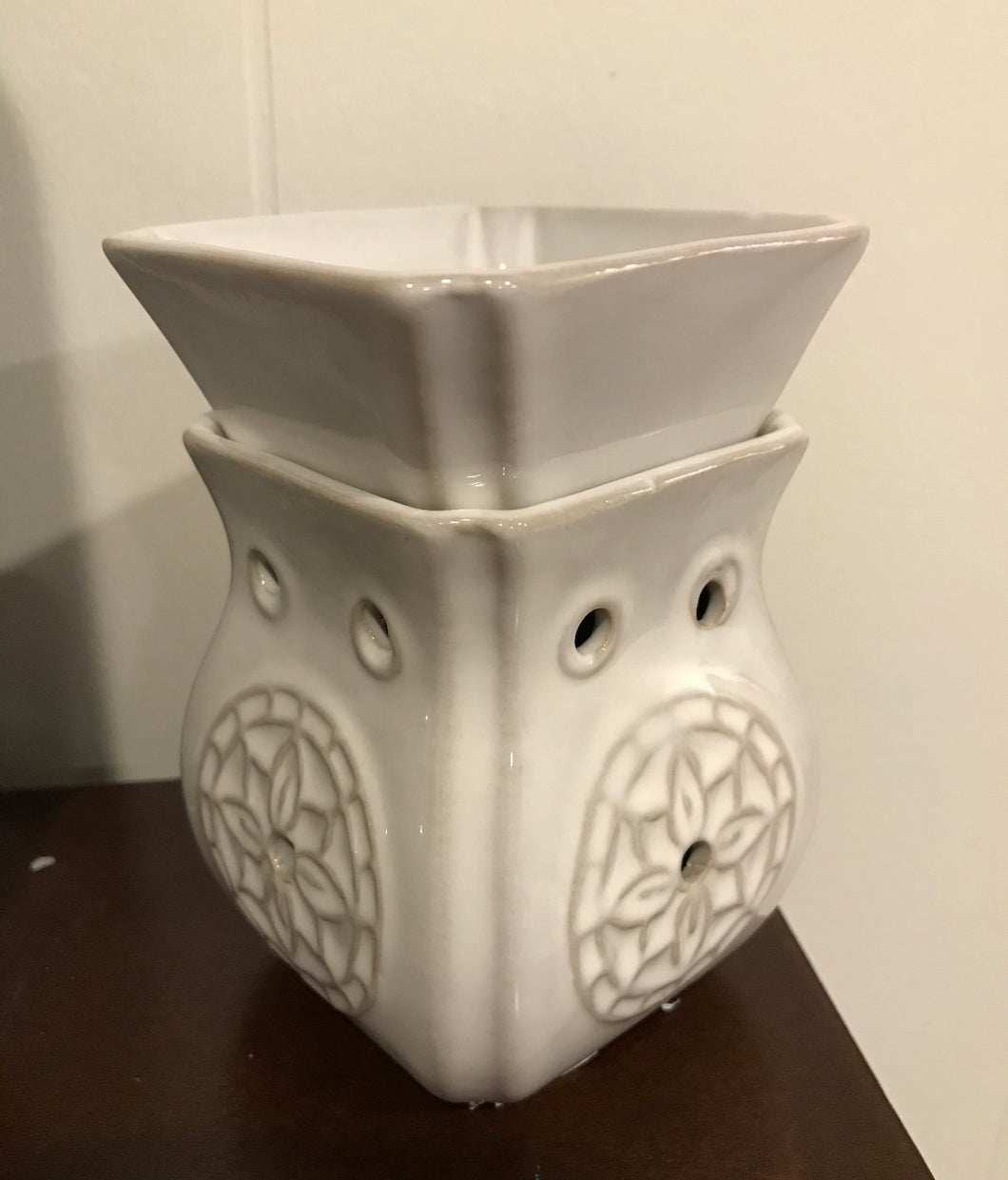 Midsize Wax Melt Warmer- Farm Fresh White